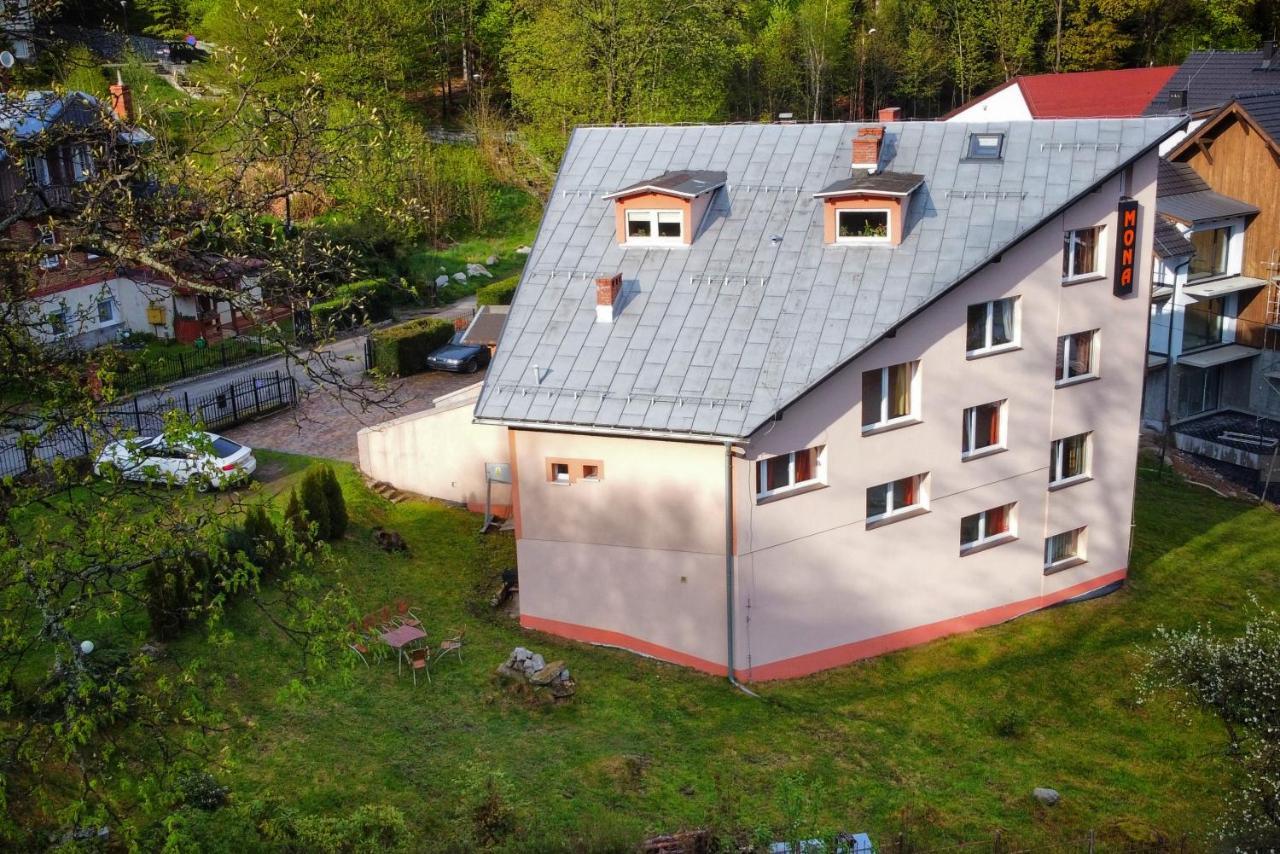 Willa Mona Bed & Breakfast Szklarska Poreba Exterior photo